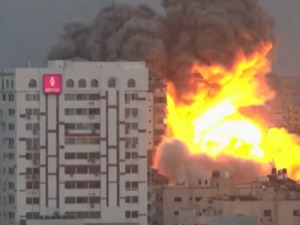 巴以双方超8830人死亡！联合国大会高票通过巴以问题相关决议草案！以军开始攻击加沙地带北部的哈马斯目标