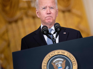 下令对叙利亚空袭后，拜登：随时准备采取进一步行动，应对“进一步的威胁和攻击”