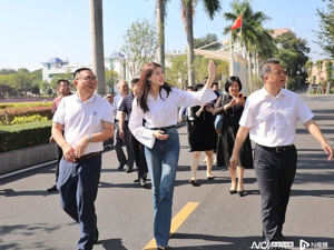 冲上热搜！比利时王妃李然回广东省亲！2010年和查尔斯王子成婚