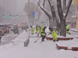 两地红色预警！东北强降雪进入最强时段，这一地区积雪将达30厘米以上