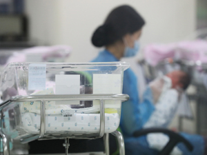 最新！襄阳卫健委再通报：涉事医院妇产科已停业整顿、院长已被采取刑事强制措施