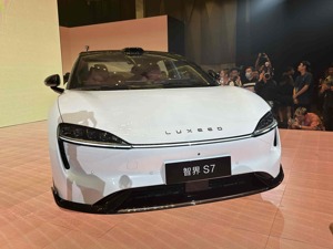 华为智选车首款轿车来了！余承东直言各个规格超Model S，实际目标直指Model 3？