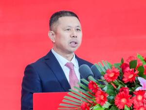 天合光能董事长兼CEO高纪凡：光伏行业量增价跌隐忧出现 投资过快影响健康发展