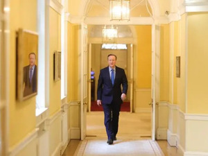 英国政坛“大地震”：前首相卡梅伦7年后重返内阁