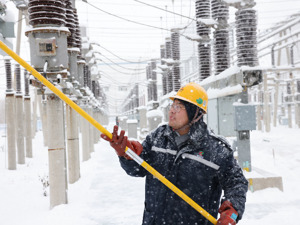 寒潮、暴雪预警齐发！这些地区降温或超14℃，8省份局地将有大到暴雪
