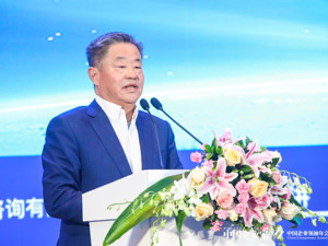 宁高宁：国企民企都是民族企业，应给国企和民企完全同等的政策支持