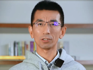 刚刚，孙东旭道歉！称提董宇辉薪酬、放手机动作等行为“不职业”……