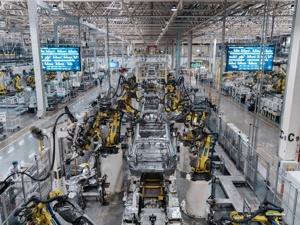 实探赛力斯工厂：两班倒生产问界新M7，还要扩招2000人提产能，明年问界系列车型月交付量欲达3万辆