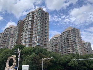 北京二手房业主“不愿降价卖了”，上海有豪宅板块成交“疯了”，京沪楼市新政首个周末的最大变化是……