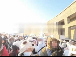 “零下20℃排队几小时”？游客挤在一起大喊“退票”！刚刚，哈尔滨冰雪大世界道歉……