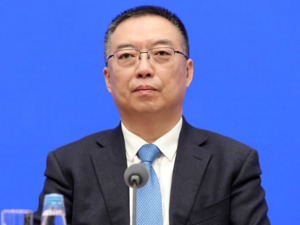 既要拆篱笆，还要换泥土！国家发改委答每经问：研究制定全国统一大市场建设标准指引，加大先行先试探索力度
