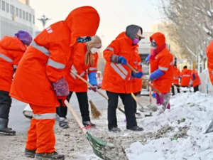  花28亿元外包，环卫公司却除不干净雪？当地致歉：已约谈企业负责人