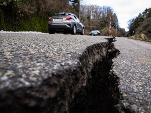 已致30人死亡！日本能登半岛发生最强地震，分析称或与地壳内部流体迁移有关