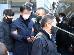 刺伤李在明67岁嫌疑人被签发拘捕令！曾是首尔公务员，医疗小组：李在明左侧颈内静脉60%被切断