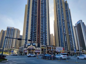 深圳二手房终于走出“历史最低点阴霾”，有豪宅盘成交价反涨，专家预计今年“成交量能上4万套”