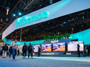 海信电视在2024年CES上“贴身近搏”三星 七项全球首创科技同台展出
