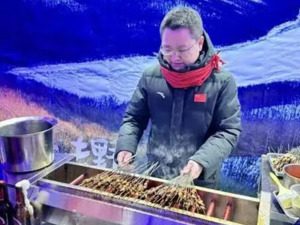 “尔滨”让文旅局长们坐不住了！有局长跑到哈尔滨中央大街烤串，每天送出1万多串！多地争相“截胡”……