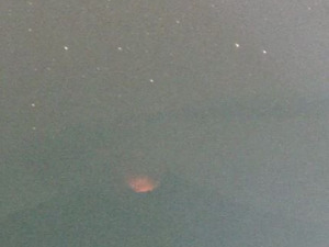 突发！日本再次地震！一火山喷发，规模较大