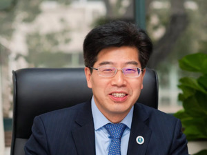 彭双阶，任华中师范大学校长！