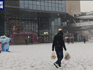 大风暴雪寒潮三预警齐发，南方多地开启暴雪模式，全国多地共关闭收费站1304个