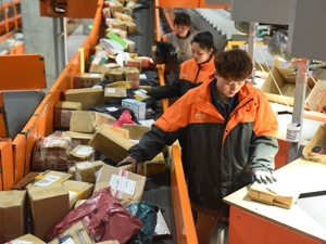 数说2023快递业绩｜极兔市值逆袭中通 圆通业务量逆袭韵达，2024新悬念要警惕“规模竞争陷阱”