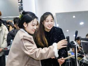 直播带货创造30余个新职业，多方联动探索高质量就业的“广州样本”