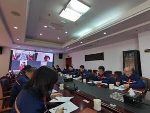 直击股东大会丨新凤鸣董秘杨剑飞：200亿元投资计划是未来5—10年的产能规划   未来涤纶长丝产能增量将明显减少