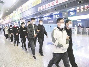 90后用“行业惯例”骗钱 超6亿影视投资诈骗震惊全国