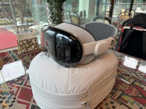 Vision Pro火爆开售，每经记者亲身体验，四大优点PK四大缺点；科技王座“变更”：微软第一，英伟达逼近谷歌|一周国际财经