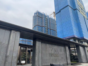 2024新春走基层 | 实探成都春节楼市：有项目买房可抵扣10倍机票费，有楼盘推荐成交最高奖10万元这个去年新房销冠城市，春节有近20家房企项目仍在“抢客”