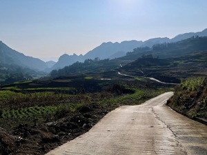 2024新春走基层｜​贵州织金：乡村护洁员领到4000元补贴，本地企业支援基础设施建设