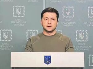 泽连斯基签令：外国人可在乌克兰国民警卫队服役！乌波边境遭封锁，泽连斯基下指示……