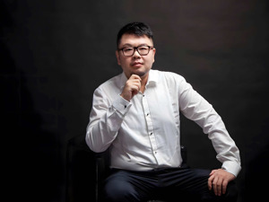 对话强脑科技创始人、CEO韩璧丞：不走马斯克的路，脑机接口市场会更大
