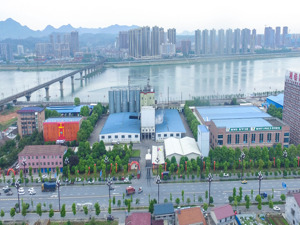 受冰雪灾害影响 湘佳股份部分养殖场棚面被压塌