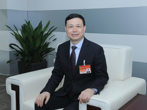 全国政协常委、中国移动董事长杨杰：建议加快布局超大型智算中心、人形机器人、无人驾驶等产业和赛道