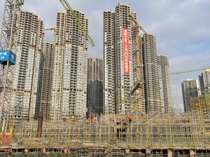 新盘售楼处人声鼎沸，二手房客户全款买房，深圳楼市“小阳春”提前了？