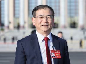 专访全国政协委员、甘肃省工信厅副厅长黄宝荣：抢抓“风口”，西部省份如何在新能源赛道突围？