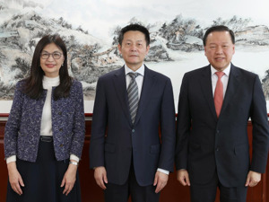 最新！证监会主席吴清会见香港证监会主席雷添良、行政总裁梁凤仪