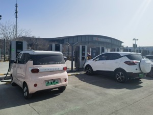 聚焦3·15丨跳枪、故障、占位……充电桩建而“难用”，新能源车主补能“焦虑”谁来买单？