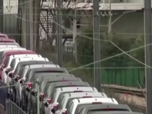 “可能会爆炸”！这一车企巨头紧急召回近32万辆！啥情况？