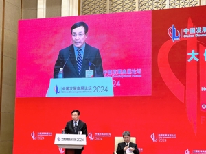 中国国际经济交流中心理事长毕井泉回应每经：满足人民多层次医疗需求需要多层次医疗保障来匹配，重点是发展商业医疗保险