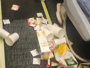 一航班遭遇颠簸，国航致歉！亲历者：心都快跳出嗓子眼儿了