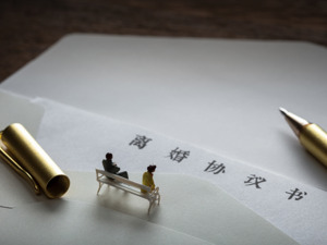A股又现天价“分手费”，18亿元股票分给前妻！公司上市不足两年