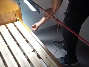 官方通报“提灯定损”事件：房东“砖块砸人”被行拘，房屋违建，“儿子遭退婚”系谣言
