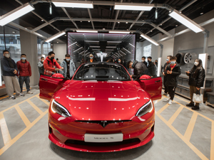 特斯拉急了？首推“0利息”分期购车，最低93元/天！销量“闪崩”，特斯拉市值一夜蒸发近2000亿元