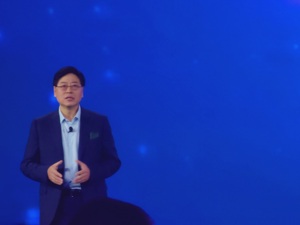 联想集团董事长杨元庆：人工智能的下半场是从技术突破进入落地应用