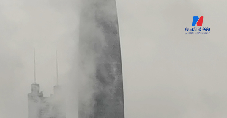 南方强降雨持续！广东广西多地刷新4月单日降水纪录 ，广西暴雨还在下，未来一周广东强降水频繁，致灾风险高；两广地区未来几天降水仍将持续