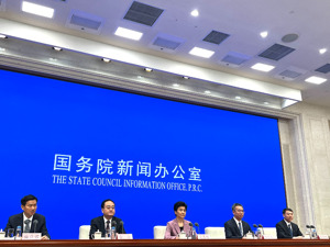这个冬天去哈尔滨将看到规模更大的冰雪王国！黑龙江省省长梁惠玲：冰雪大世界储冰量已超20万立方米，是去年的近三倍