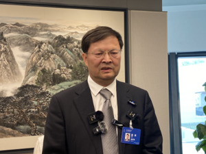 中国工程院院士谭天伟回应每经：生物制造将给多领域带来革命性变化，人造肉等未来食品将助力解决粮食安全问题
