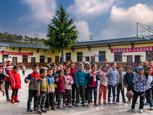 “AI枪手”横行中小学 妈妈更担心我的学习了！